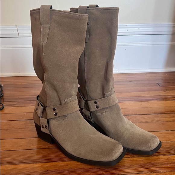 NWOT Steve Madden Ruskin Suede Harness Boots - Taupe - Size 8 - Picture 6 of 12